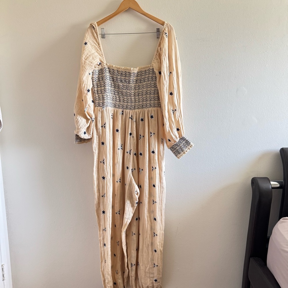 Free People Dahlia Cream Blue Smocked Embroidered Jumpsuit size XL - Picture 6 of 16